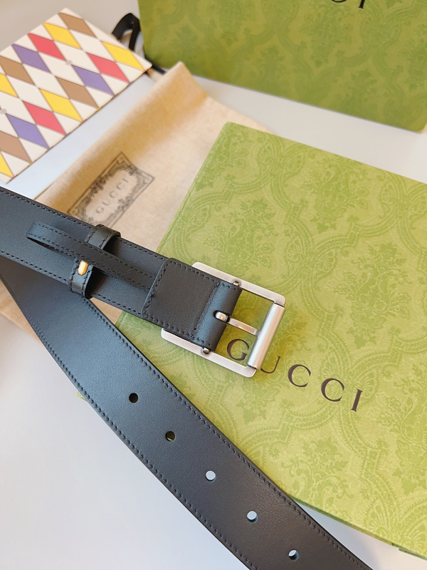 スーパーコピーグッチベルト素材ディテール